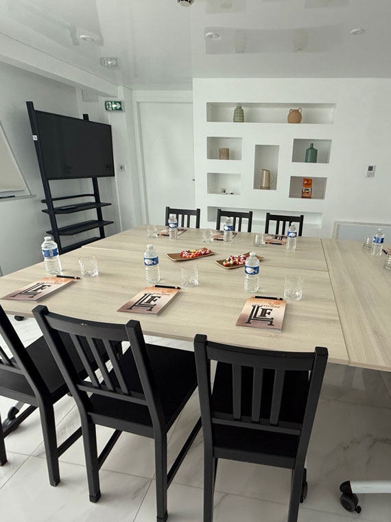 visuel salle réunion de travail séminaire La Rochelle Hôtel La Fabrique