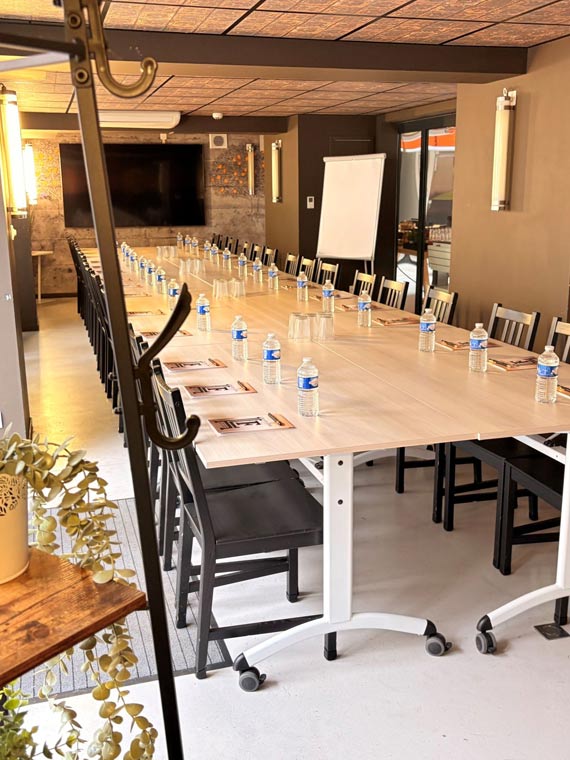 visuel salle réunion de travail séminaire La Rochelle Hôtel La Fabrique